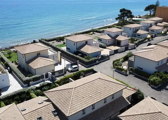 La De Audrey Et Montagne * Santa-Lucia-di-Moriani